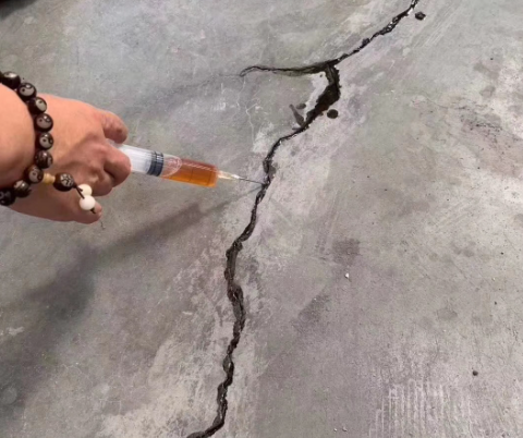 满洲里混凝土裂缝修补技术详解​